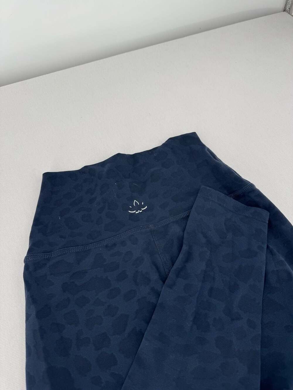 Beyond Yoga x Barre3 Leggings Animal Print Black Navy